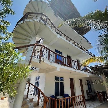 Отель Mambo Boutique Нунгви Экстерьер фото
